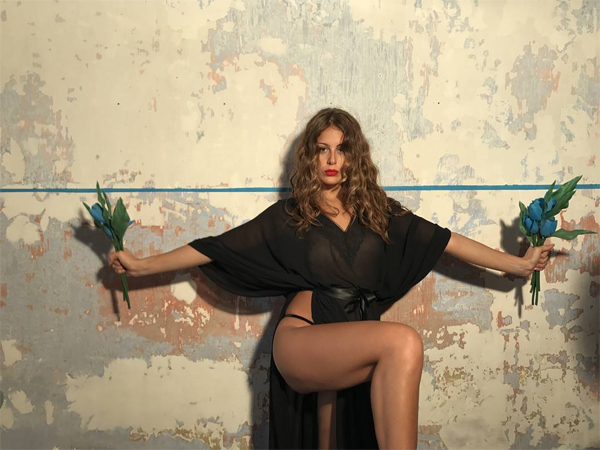 Claire-Night-Dress-darkest-vox-Tips voor het kiezen van lingerie