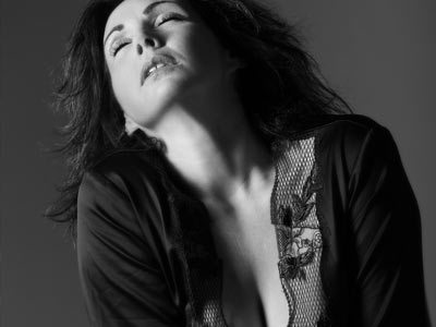 Subtiele schoonheid en verfijnde expressie – een exclusieve viering van artistieke boudoirfotografie